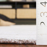Safavieh Metro 4'-0" x 6'-0" Rug in Natural / Ivory