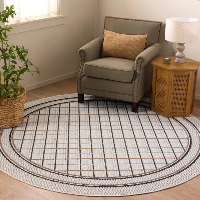 Safavieh Veranda 6'-7" x 6'-7" Rug in Ivory / Beige