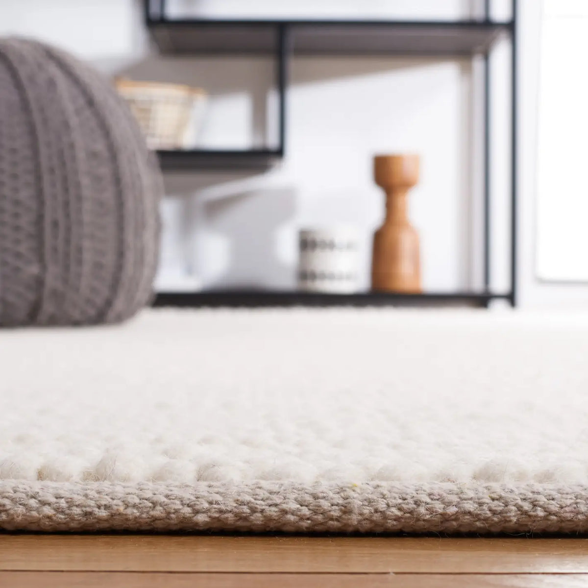 Safavieh Natura 4'-0" x 6'-0" Rug in Ivory
