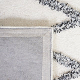 Safavieh Casablanca 4'-0" x 6'-0" Rug in Ivory / Black