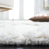 Safavieh Casablanca 4'-0" x 6'-0" Rug in Ivory / Brown