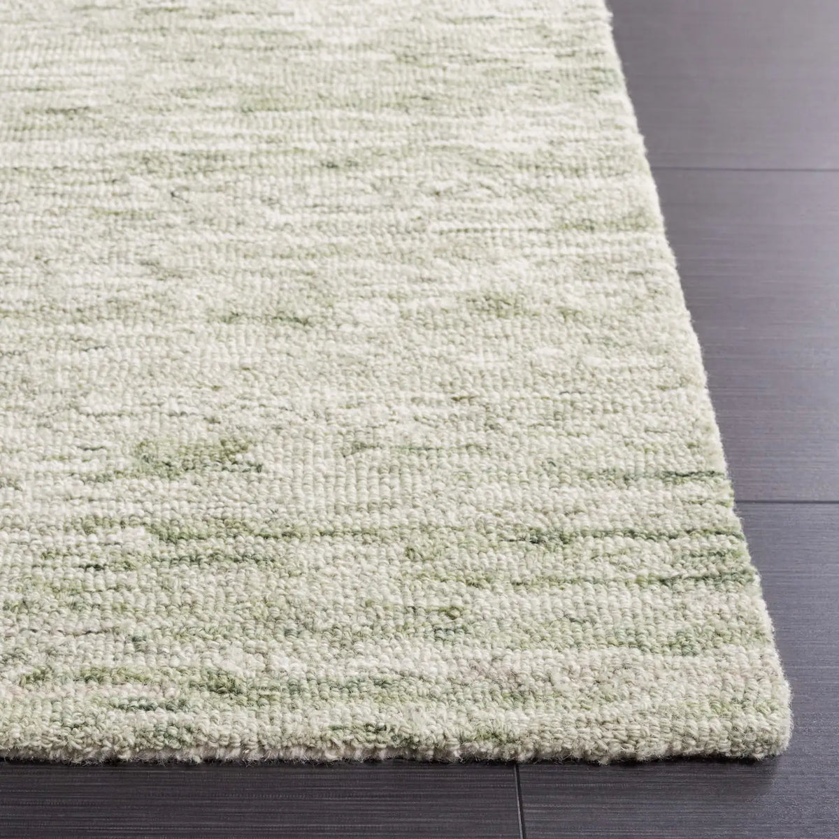 Safavieh Ebony 4'-0" x 6'-0" Rug in Green / Ivory