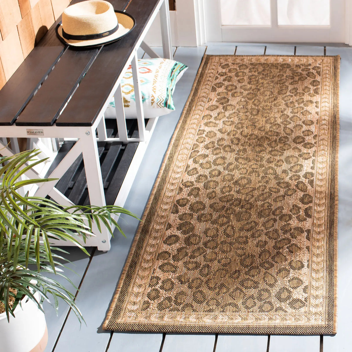 Safavieh Courtyard 2'-3" x 10'-0" Rug in Natural / Gold
