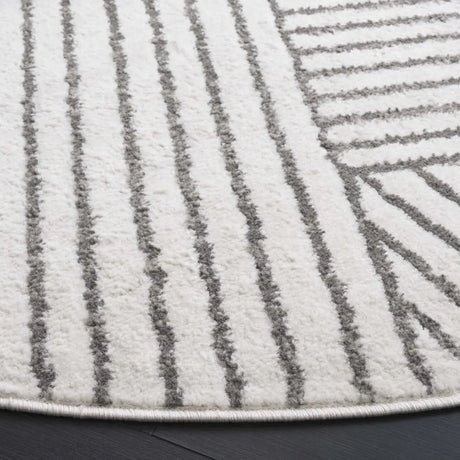 Safavieh Pyramid 6'-7" x 6'-7" Rug in Ivory / Grey