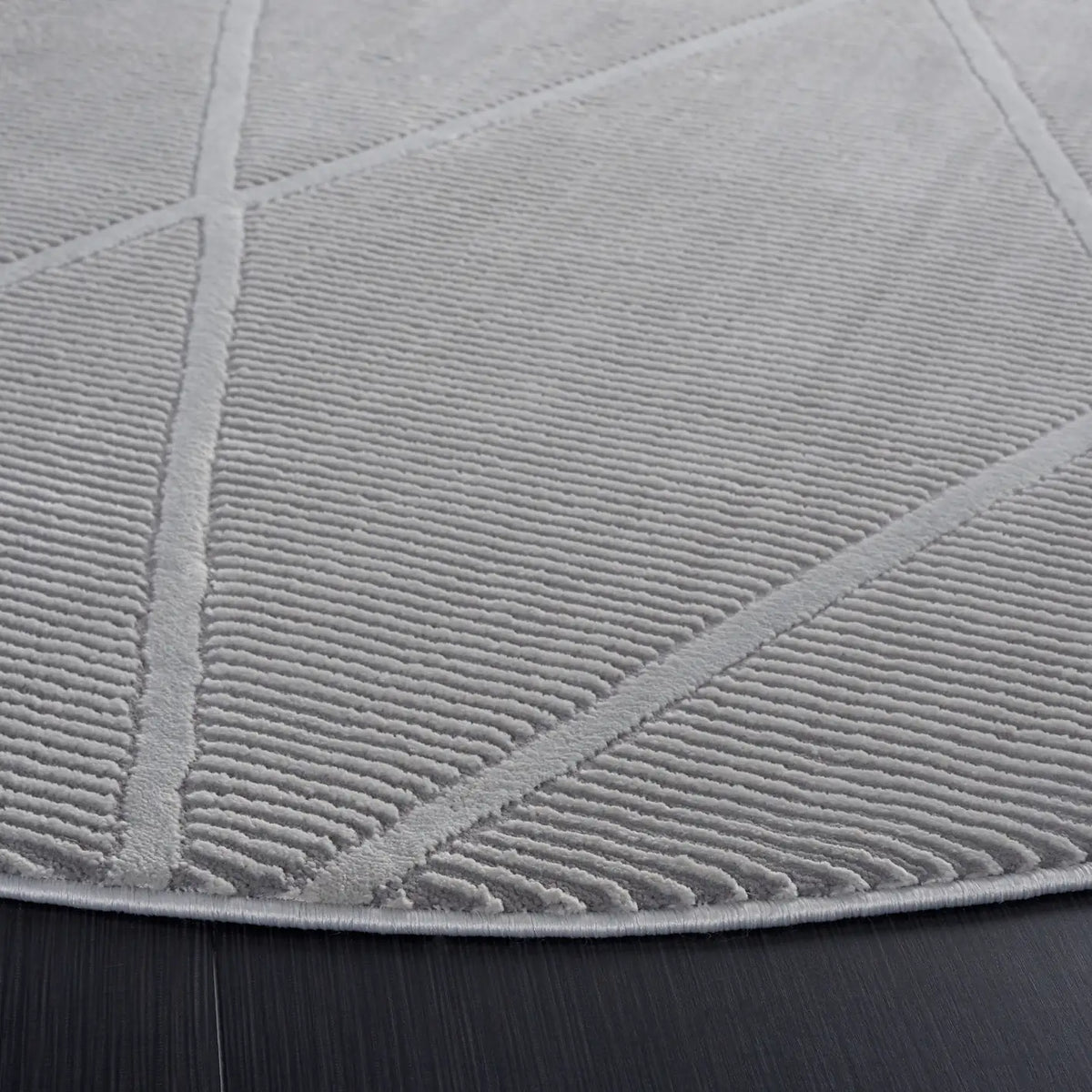 Safavieh Revive 6'-7" x 6'-7" Rug in Grey