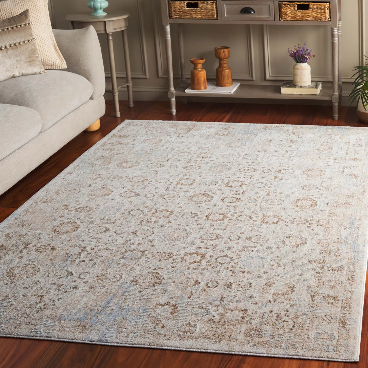 Safavieh Serena 200 5'-3" x 7'-6" Rug in Ivory / Beige Blue