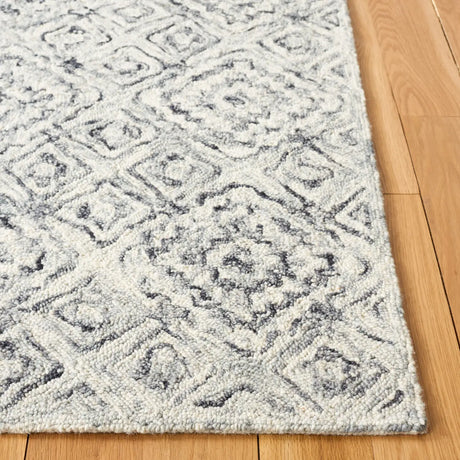 Safavieh Micro-Loop 4'-0" x 6'-0" Rug in Grey / Beige