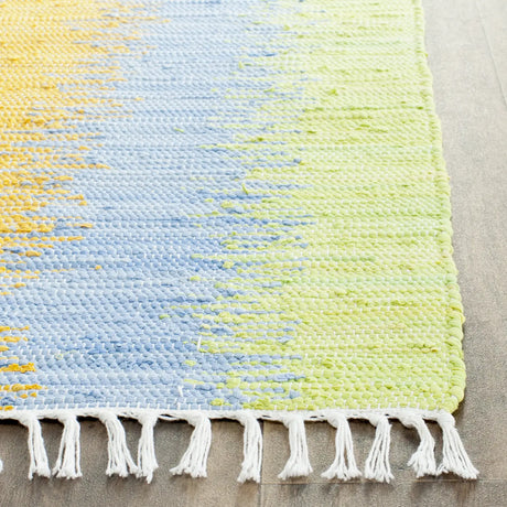 Safavieh Montauk 2'-3" x 7'-0" Rug in Green / Gold