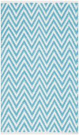 Safavieh Montauk 2'-6" x 4'-0" Rug in Turquoise / Ivory