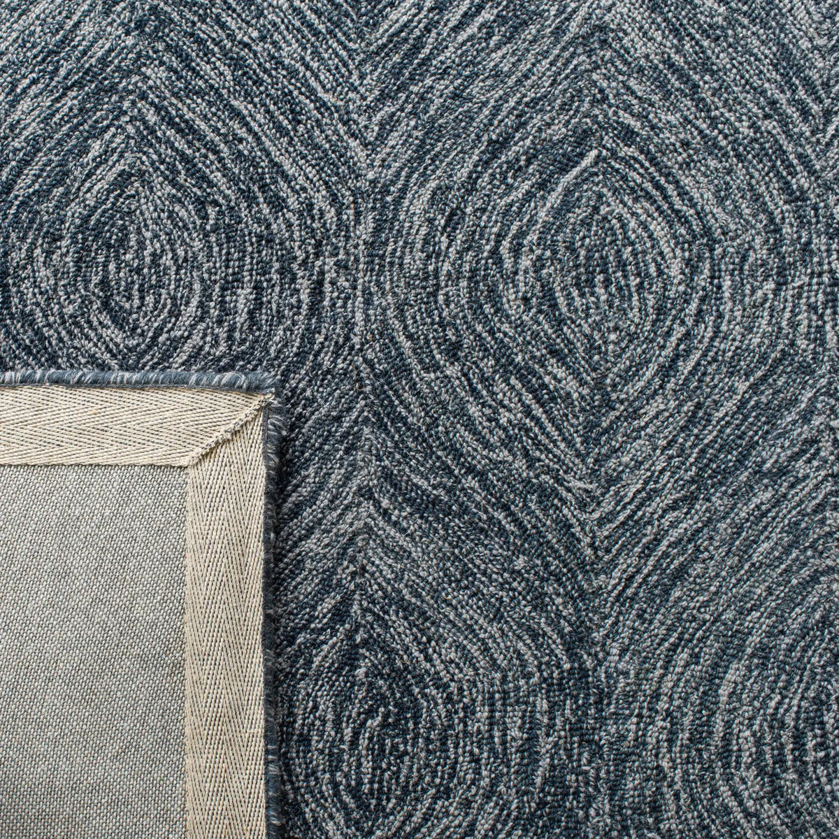 Safavieh Micro-Loop 5'-0" x 8'-0" Rug in Grey / Ivory