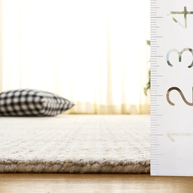 Safavieh Abstract 5'-0" x 8'-0" Rug in Beige / Ivory