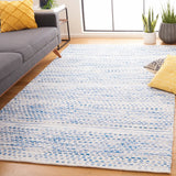Safavieh Kilim 4'-0" x 6'-0" Rug in Ivory / Blue