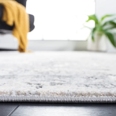 Safavieh Vogue 4'-0" x 6'-0" Rug in Grey / Light Grey
