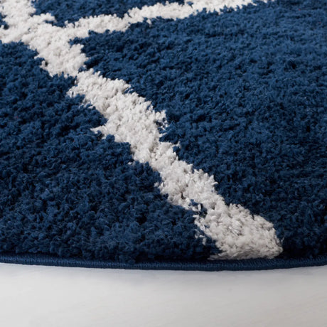 Safavieh August Shag 500 6'-7" x 6'-7" Rug in Navy / Ivory