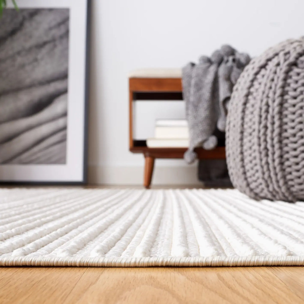 Safavieh Camden 4'-0" x 6'-0" Rug in Ivory