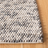 Safavieh Natura 4'-0" x 6'-0" Rug in Grey / Beige