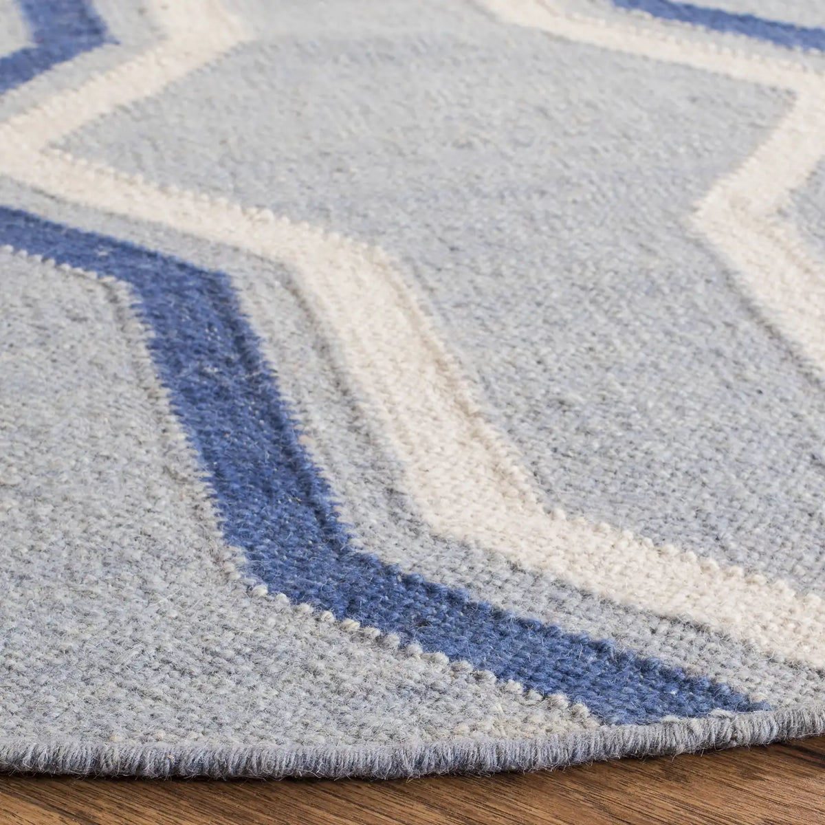 Safavieh Dhurries 6'-0" x 6'-0" Rug in Light Blue / Dark Blue