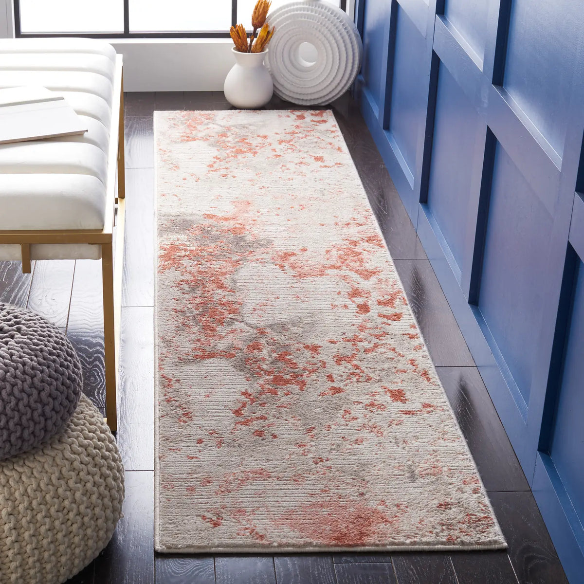 Safavieh Meadow 500 2'-0" x 11'-0" Rug in Beige / Pink