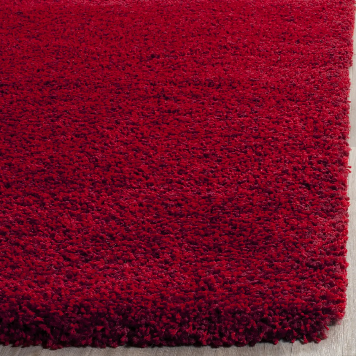 Safavieh Santa Monica Shag 4'-0" x 6'-0" Rug in Red