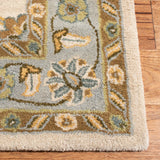 Safavieh Classic 4'-0" x 6'-0" Rug in Ivory / Light Blue