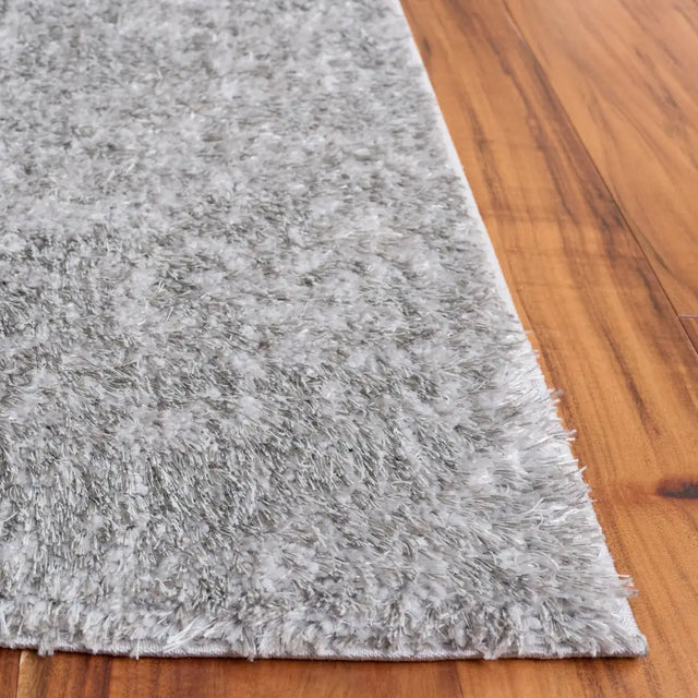 Safavieh Everett Shag 5'-3" x 7'-0" Rug in Grey