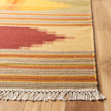 Safavieh Kilim 4'-0" x 6'-0" Rug in Red / Multi
