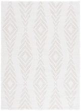 Safavieh Rumi Shag 4'-0" x 6'-0" Rug in Ivory / Light Beige