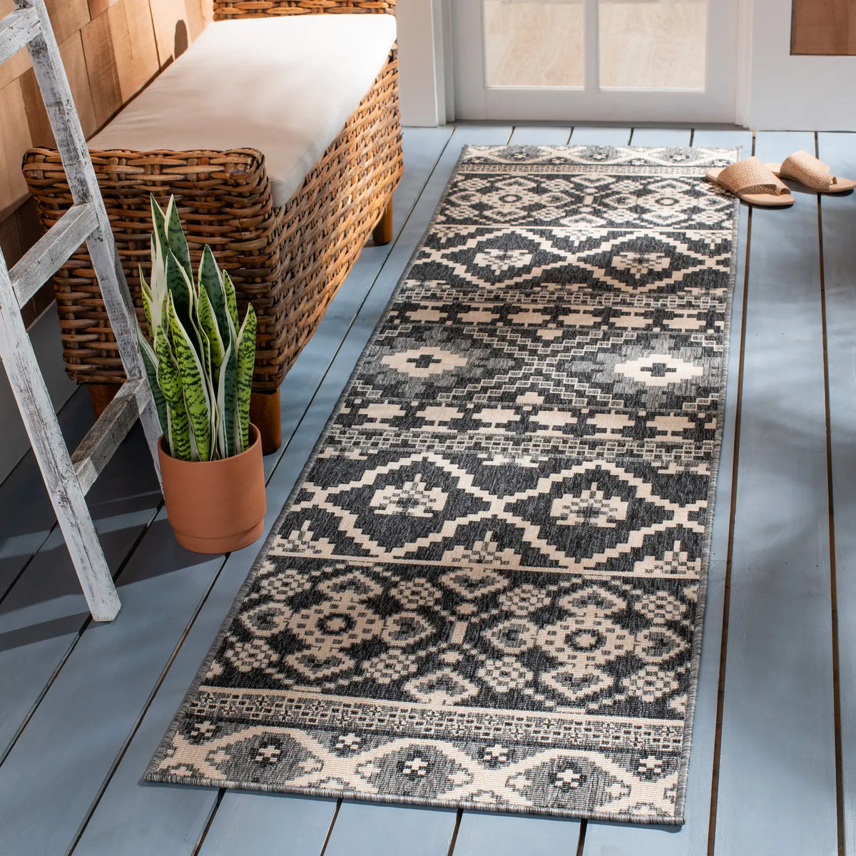 Safavieh Veranda 2'-3" x 10'-0" Rug in Grey / Beige