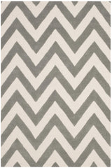 Safavieh Safavieh Kids 3'-0" x 5'-0" Rug in Grey / Ivory