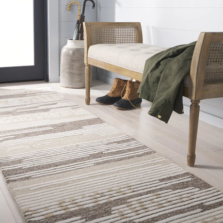 Safavieh Martha Stewart 300 2'-3" x 8'-0" Rug in Natural / Brown