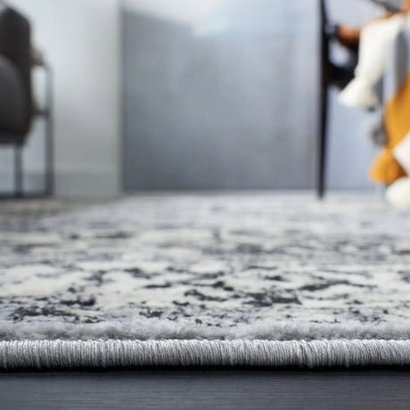 Safavieh Brentwood 4'-0" x 6'-0" Rug in Grey / Black