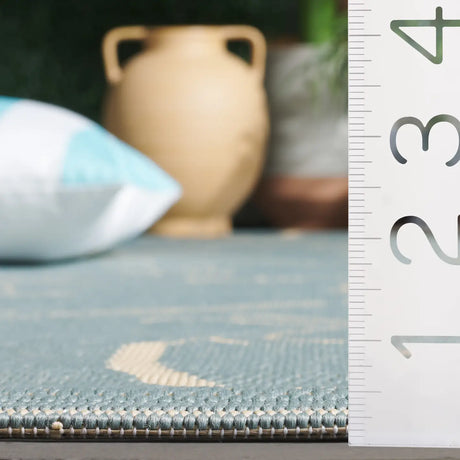 Safavieh Courtyard 4'-0" x 5'-7" Rug in Aqua / Cream