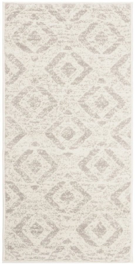 Safavieh Skyler 2'-0" x 4'-0" Rug in Ivory / Grey