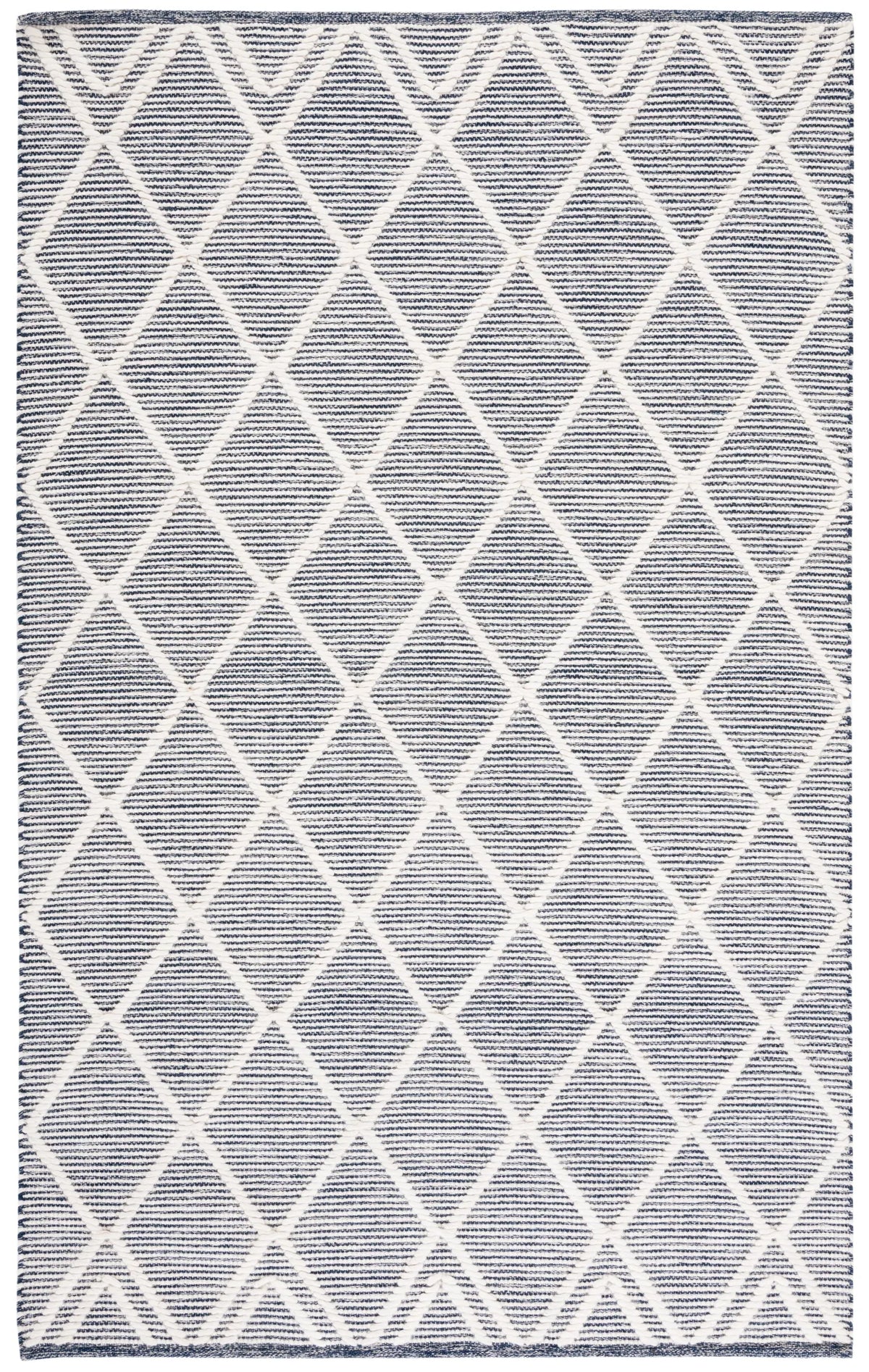 Safavieh Natura 4'-0" x 6'-0" Rug in Navy / Ivory