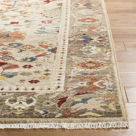 Safavieh Kashan 4'-0" x 6'-0" Rug in Beige / Taupe