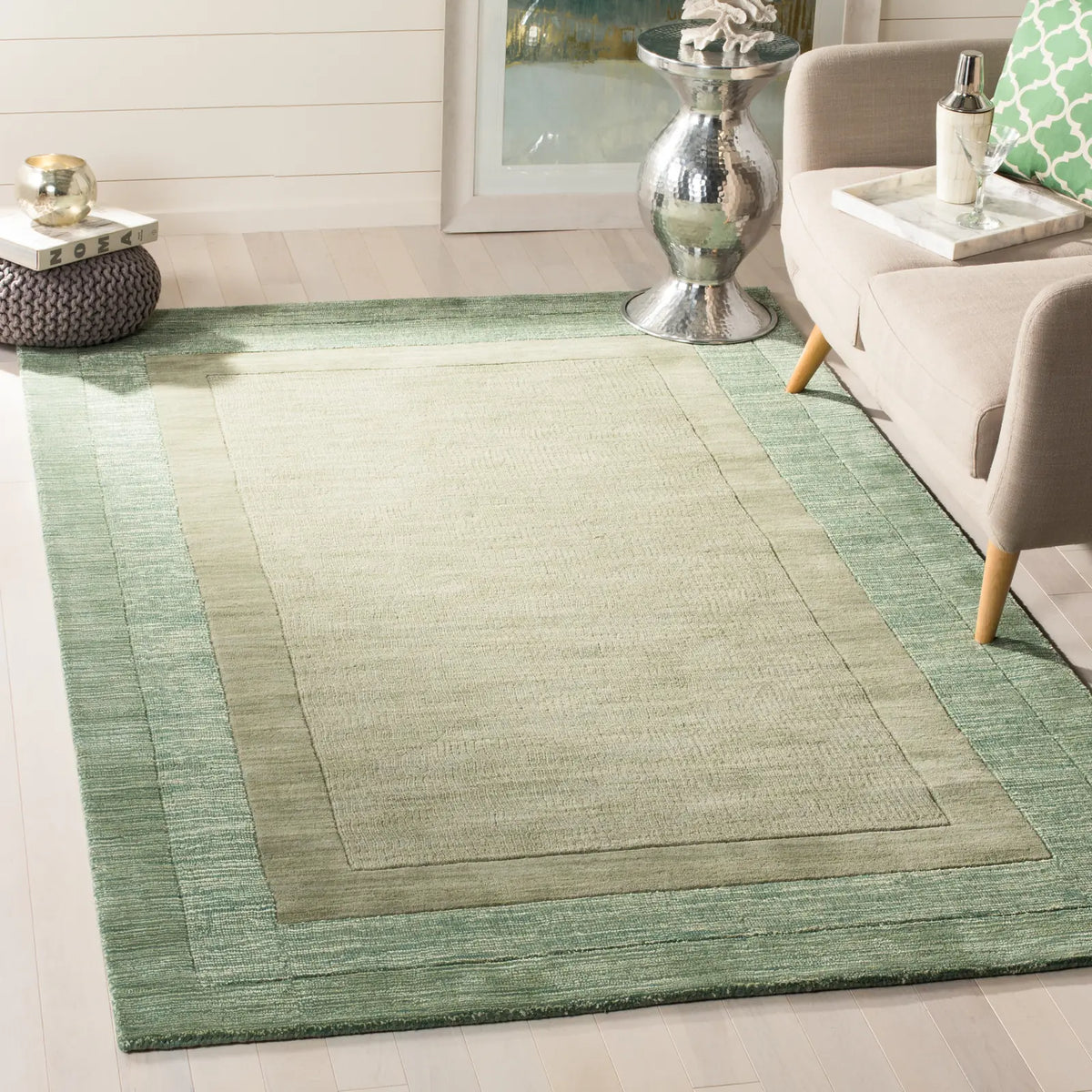 Safavieh Impressions 4'-0" x 6'-0" Rug in Green / Beige