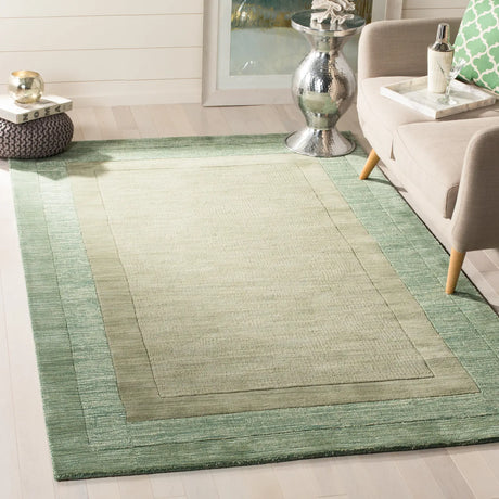 Safavieh Impressions 4'-0" x 6'-0" Rug in Green / Beige