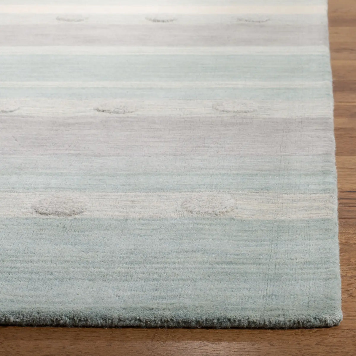 Safavieh Safavieh Kids 5'-0" x 8'-0" Rug in Aqua / Ivory