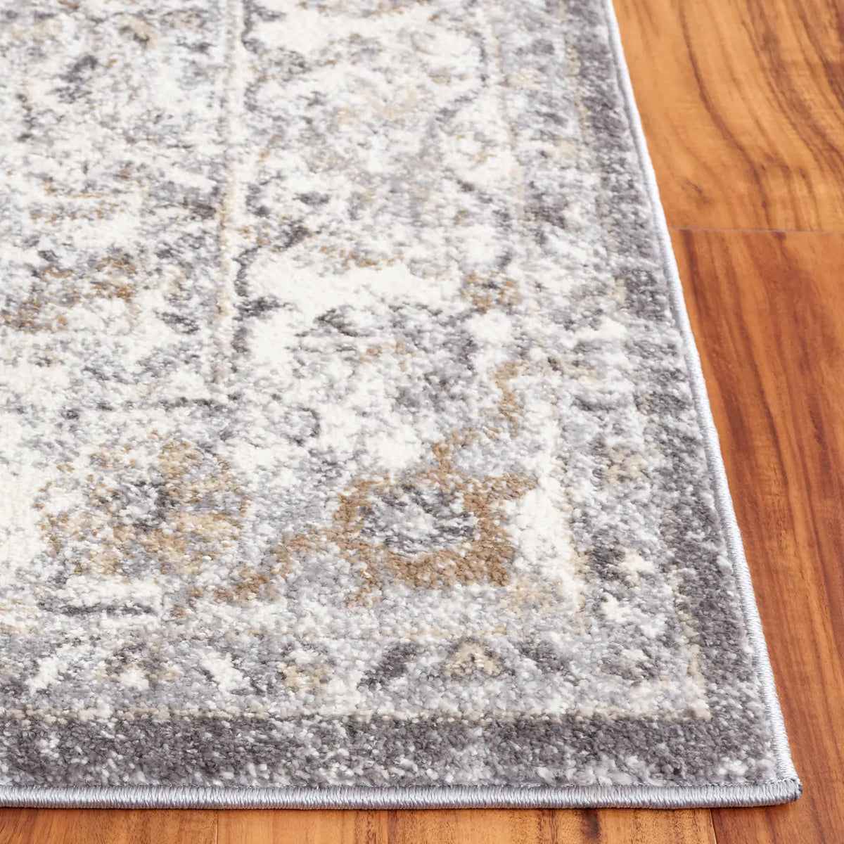 Safavieh Opal 4'-0" x 6'-0" Rug in Grey / Ivory