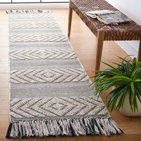 Safavieh Vermont 2'-3" x 9'-0" Rug in Beige / Ivory