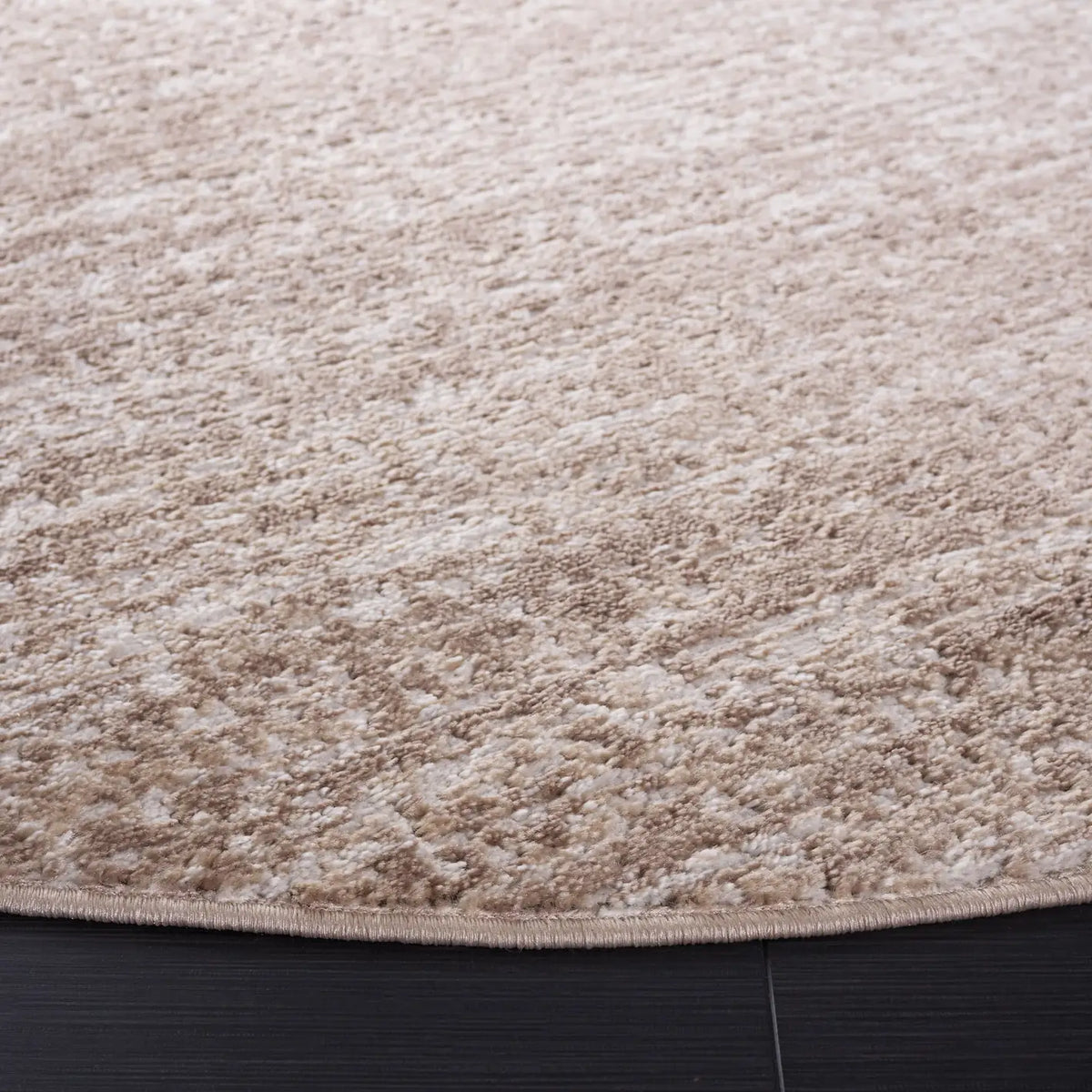 Safavieh Shivan 100 6'-7" x 6'-7" Rug in Beige / Light Beige