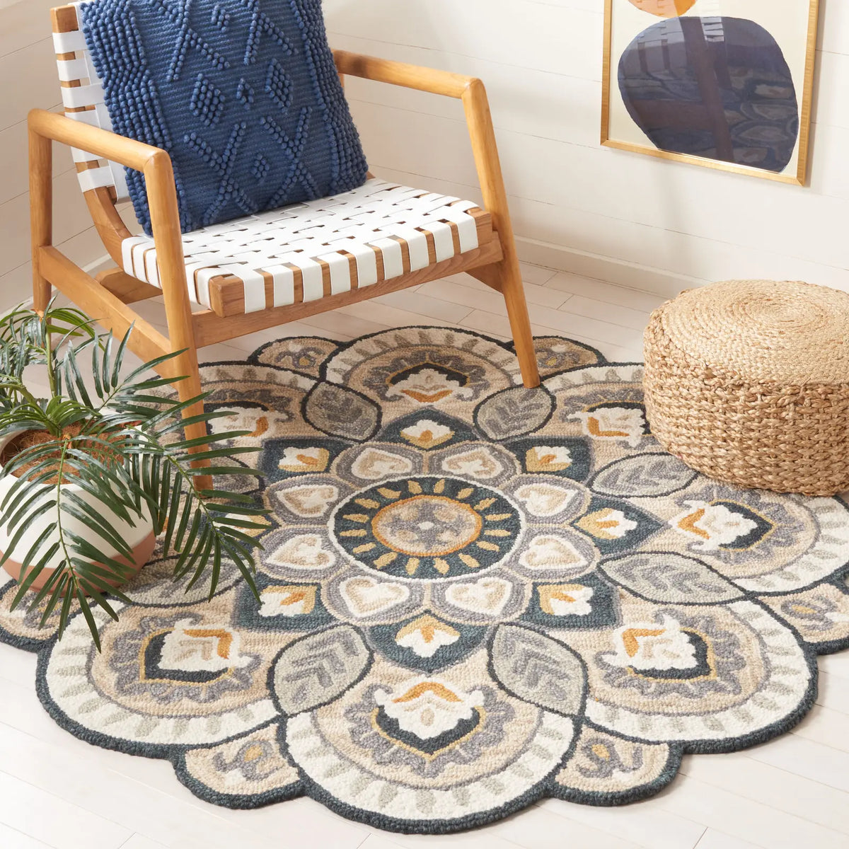 Safavieh Novelty 5'-0" x 5'-0" Rug in Beige / Navy