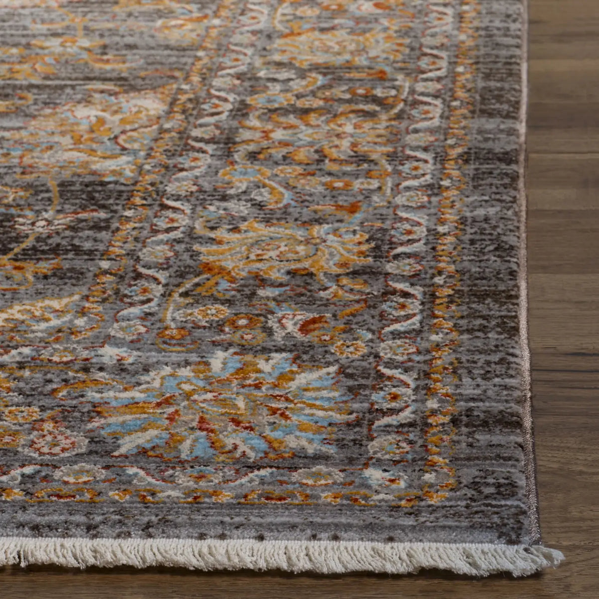 Safavieh Vintage Persian 4'-0" x 6'-0" Rug in Light Brown / Multi
