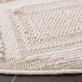 Safavieh Trends 6'-7" x 6'-7" Rug in Beige / Ivory