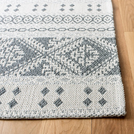 Safavieh Augustine 4'-0" x 6'-0" Rug in Anthracite / Cream