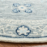 Safavieh Suzani 6'-0" x 6'-0" Rug in Grey / Ivory