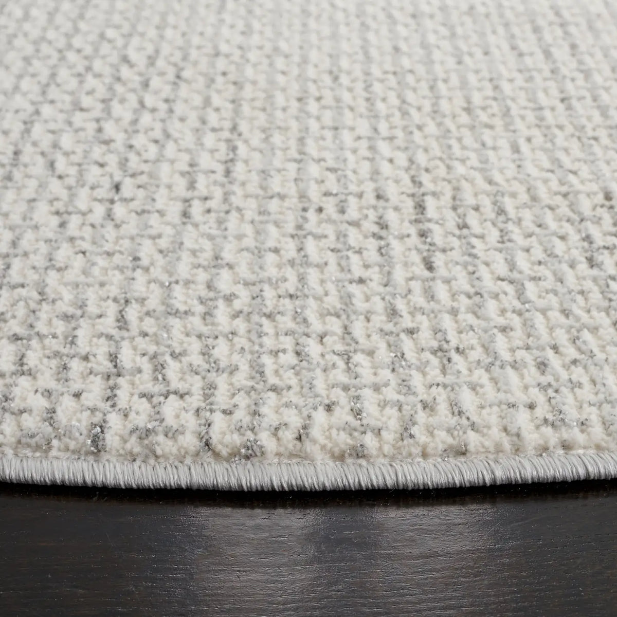 Safavieh Whisper 6'-7" x 6'-7" Rug in Light Grey / Ivory