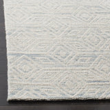 Safavieh Marbella 4'-0" x 6'-0" Rug in Light Blue / Ivory