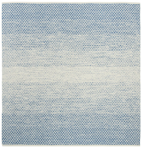Safavieh Montauk 6'-0" x 6'-0" Rug in Blue / Ivory
