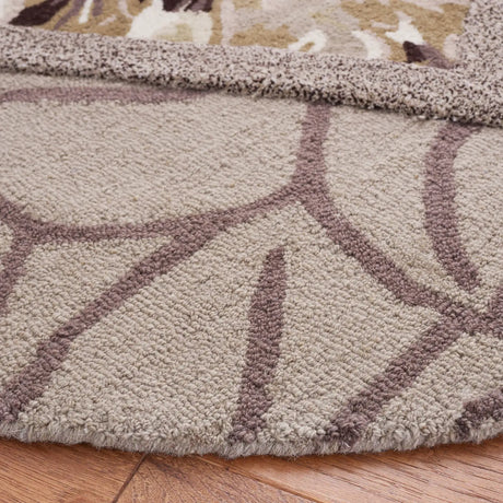 Safavieh Fifth Avenue 5'-0" x 5'-0" Rug in Beige / Brown